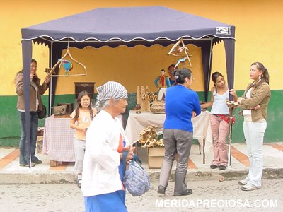 Exposici�n Artesanal. Foto �: Jairo Orozco  07 abril 2007