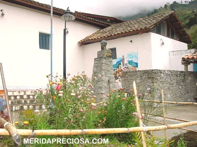 Plaza Bol�var de Cacute. Foto �: Jairo Orozco  07 abril 2007